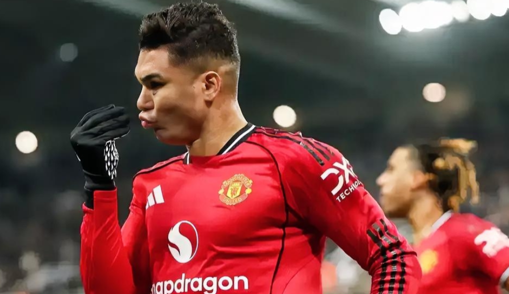 离谱到家了！刚带着曼联打出上任8场6胜1平不败战绩、连克曼城阿森纳等强队的卡里克