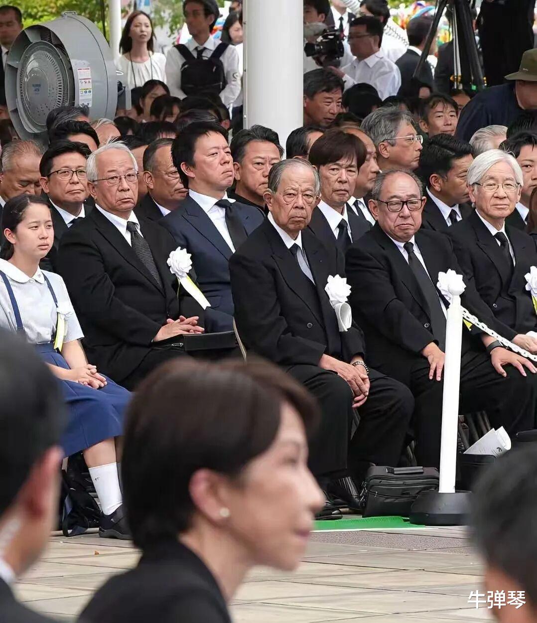 8月15日，中国外交部国防部都加班了