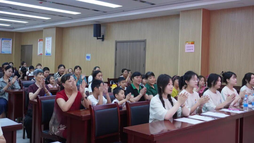 萤火三下乡开班仪式顺利启幕——微光伴童筑梦乡村课堂