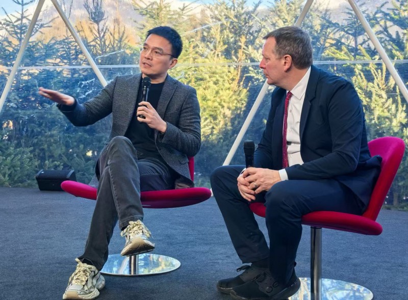 从输出产品到输出机遇：松鼠Ai在达沃斯上交出了“中国新名片”