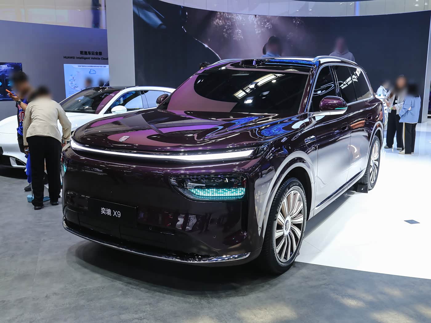 东风奕境X9亮相北京车展！竞争问界M9，搭载鸿蒙座舱+搭六座