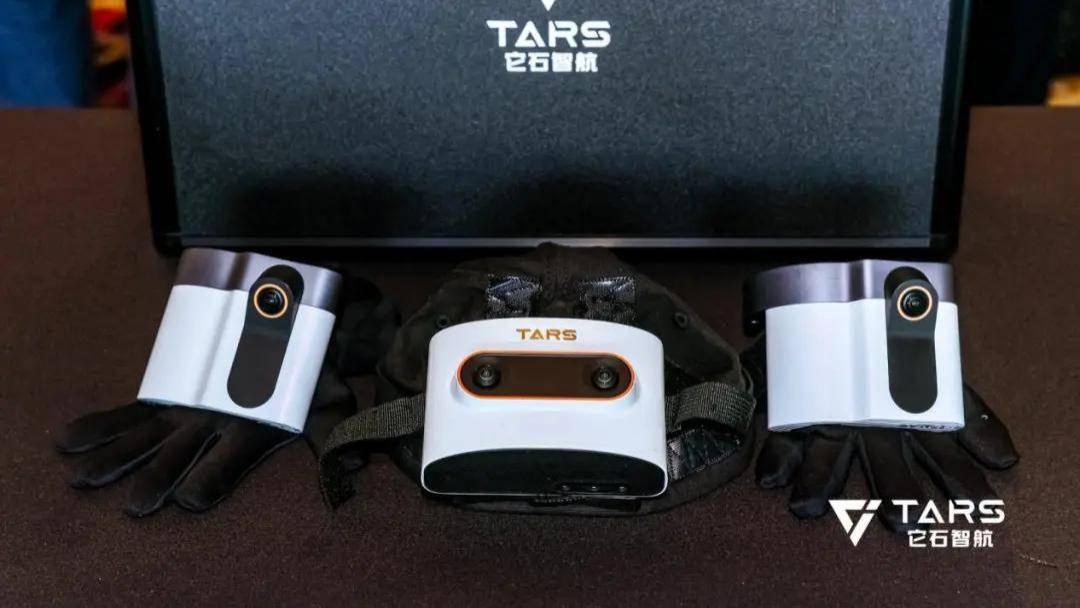 从刺绣到线束：它石智航SenseHub亮相AWE，解密全球首个“能干活”的具身通用大模型背后