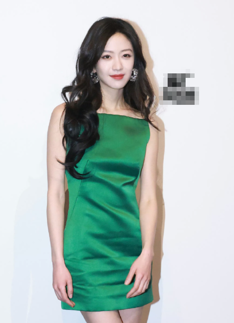 向涵之今日线下活动生图，好美的一颗绿宝石