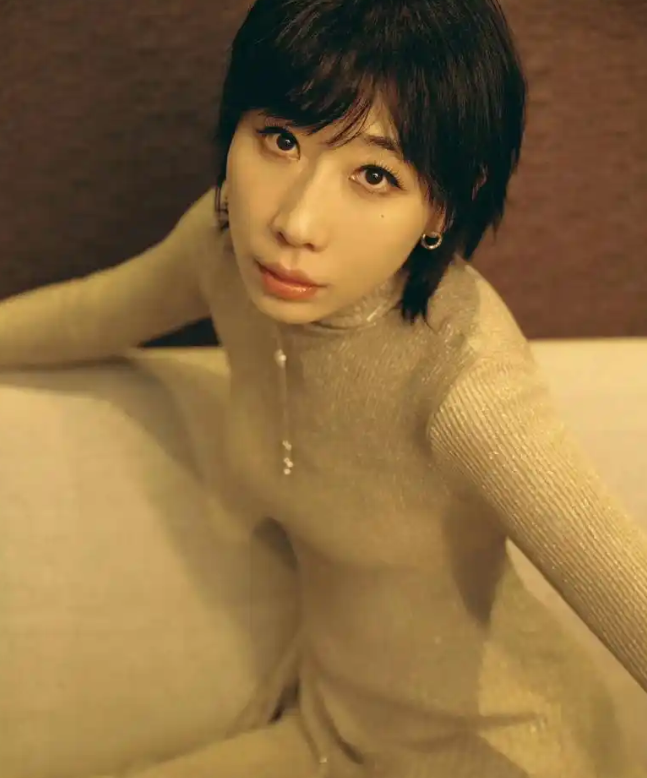 这个世界最让我琢磨不透的人，恐怕就是任素汐了
她是中央戏剧学院导演系毕业的，照理