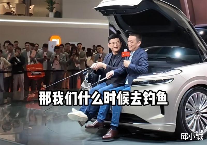 李斌又整活，乐道前备舱钓鱼，还能洗切炒一条龙！