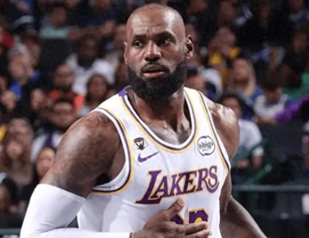 剩下的比赛湖人能赢哪怕一场吗？

进攻暂且不谈，少了后场双漏，防守端竟然被一个独