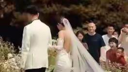 李晨妹妹大婚曝光！三百万粉网红拒不蹭哥热度，清醒活法惹人羡
