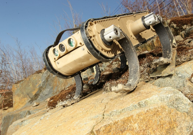 波士顿动力机器人为啥起个大早赶个晚集？三十年技术积淀，不敌中国供应链三年爆发，因