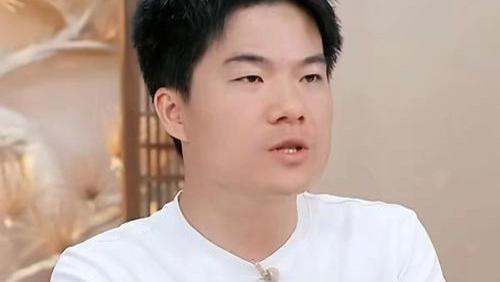 褚立臣|两种逻辑的对决：董宇辉的“不争”，与那些人的“争”