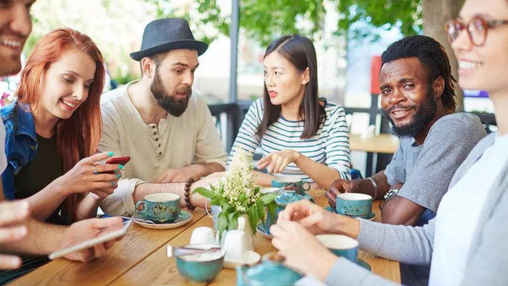 为什么很多中国人觉得国外人际关系简单？