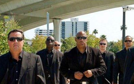 2005年中国小伙被萨达姆女儿看中，成贴身保镖，日薪4000元却绝望：钱可不能买命啊，也买不了自由…