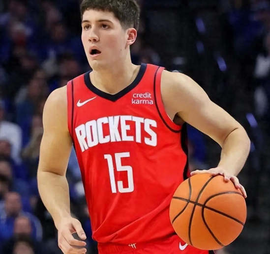 如果上谢泼德就不能让他防斯玛特，谢泼德并不担心对面颜射他，很怕别人坐在内线打他