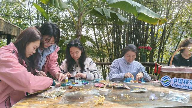 致敬“她”力量 移路绽芳华