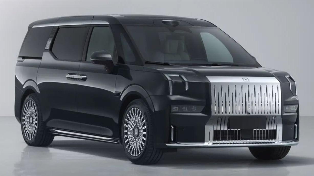 极氪009再次迎来升级！三年内从400V架构连升两次至900V