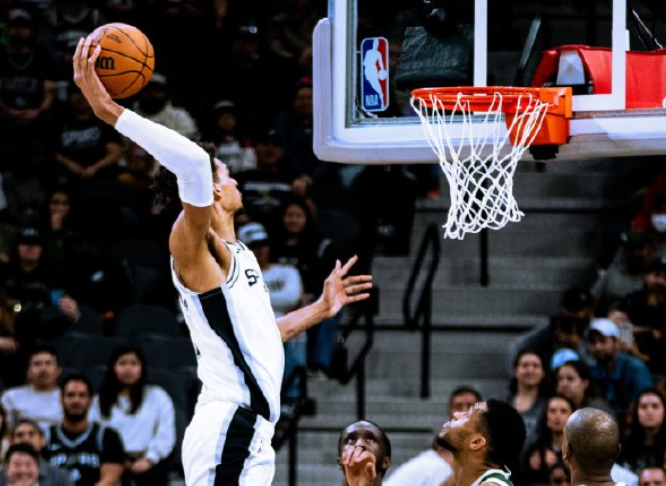 从“拼命触发”到“主动放弃”：文班亚马的5000万让步，正在重新定义NBA新秀续约的游戏规则