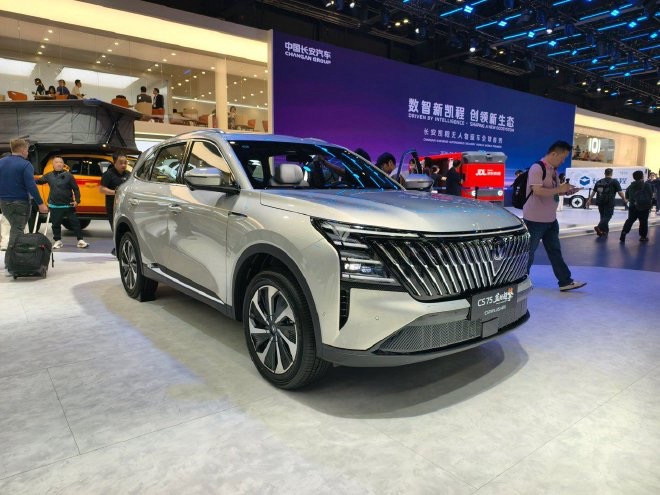 北京车展炸场！长安两款混动7.99万起，直接把合资价格打穿！