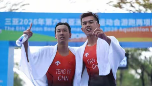 4月23日，第六届亚洲沙滩运动会首金决出。中国选手范俊龙在游跑两项个人赛的比赛当