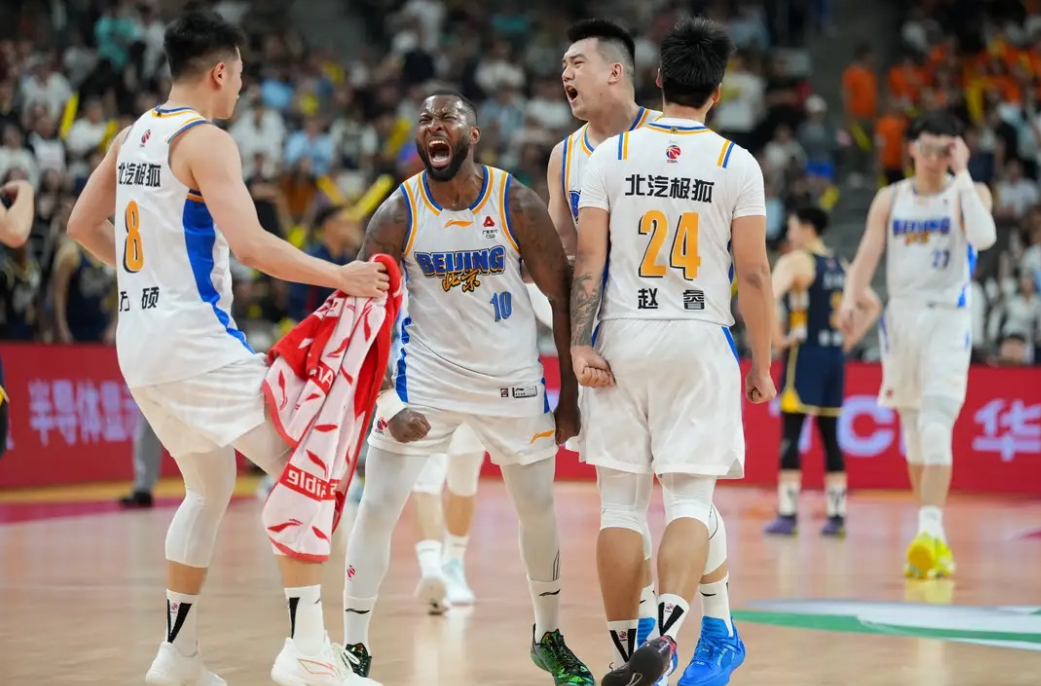 CBA常规赛已经结束了41轮的较量。伴随着广东队输给山西队、北汽队战胜青岛队，北