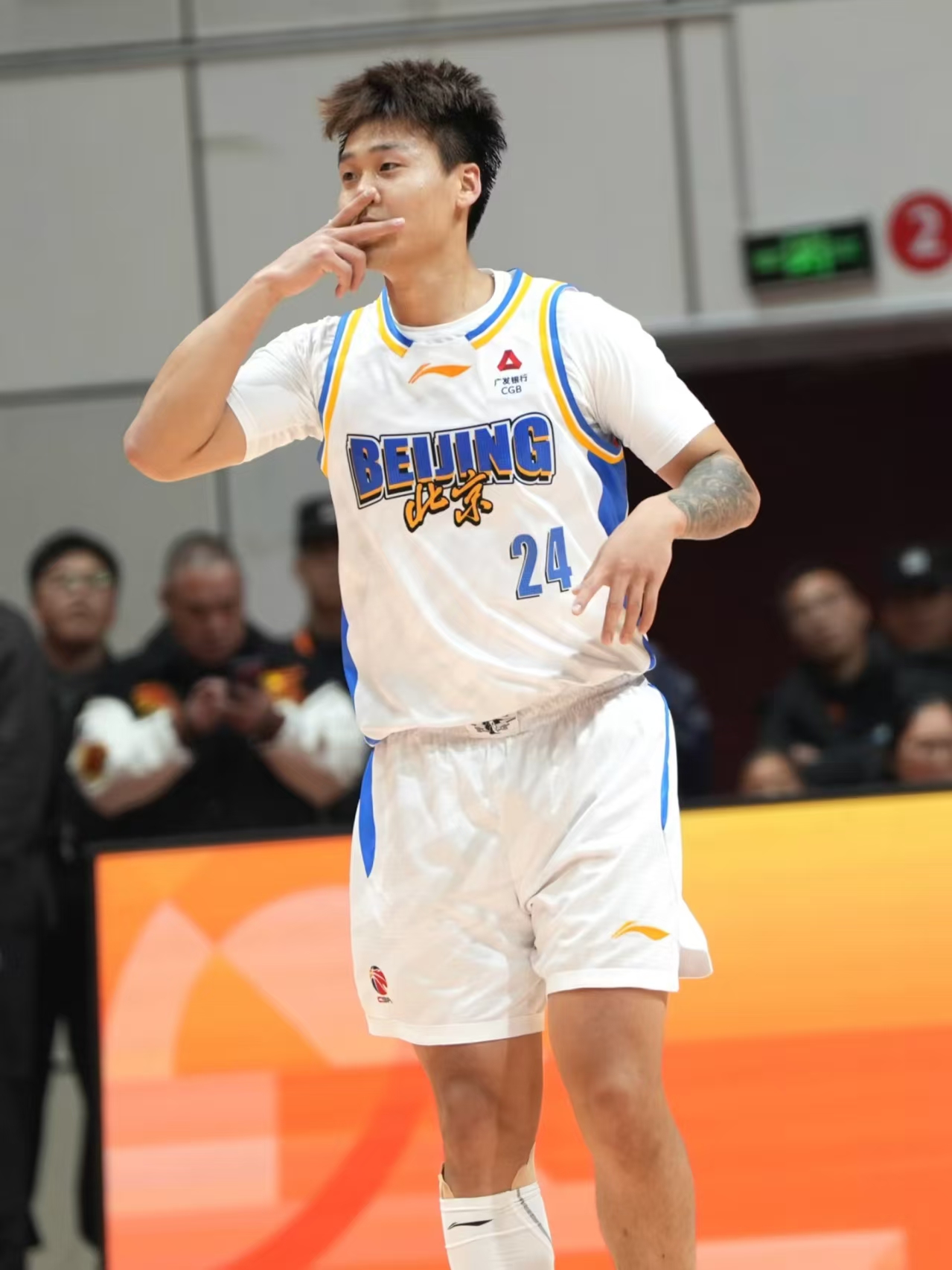 北京再添伤员，赵睿新伤休两周，曾凡博膝伤严重，雷蒙接近复仇剧