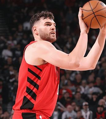 克林根21分12篮板，开拓者险胜森林狼升至西部第八。NBA常规赛，开拓者客场挑战