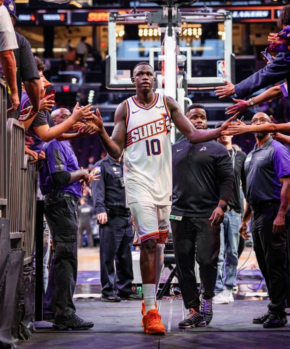 马鲁阿奇的护框就是天赋

看这小孩哥打球的态度 基本不会水了  不怕对抗 虽然现