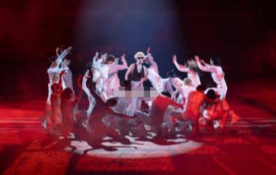 从现场嗨翻到回家收图，快乐延续得太完整，周震南把粉丝的体验感放在第一位，真的太戳