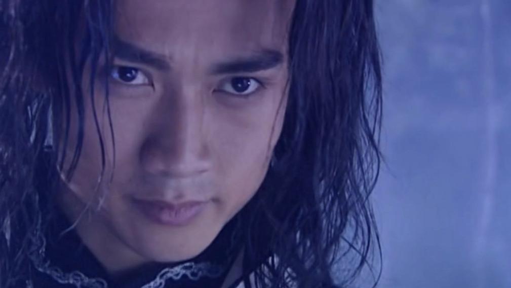 他演的魔君真的很帅，硬是把配角演成了主角