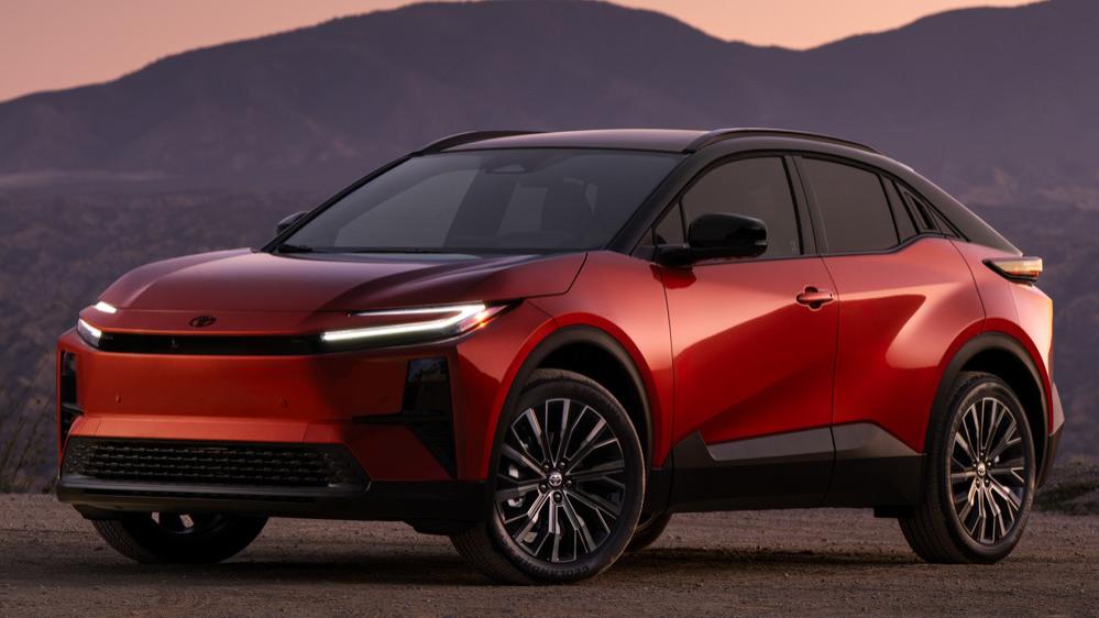 全新丰田C-HR全球首发；转型纯电，双马达338匹，续航462km！