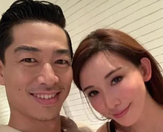 陈冠希与秦舒培在美国登记结婚
2018年生女，两人移居海外，生活渐稳。陈冠希CL