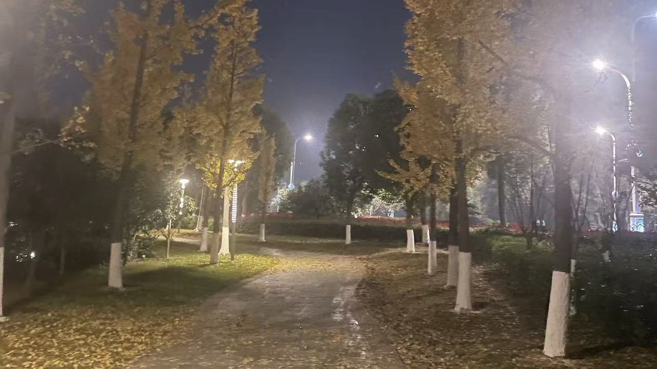 躺在病床上，老公想让女儿管，可她才刚长大