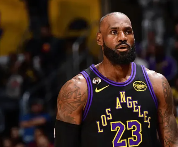 为什么詹姆斯强的这么可怕？41岁詹姆斯，火线救主，第一次打背靠背，带队大胜老鹰