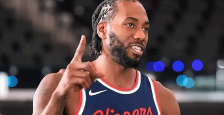 小卡20分，快船大胜雄鹿。NBA常规赛，快船客场挑战雄鹿，这场比赛，小卡是得到2