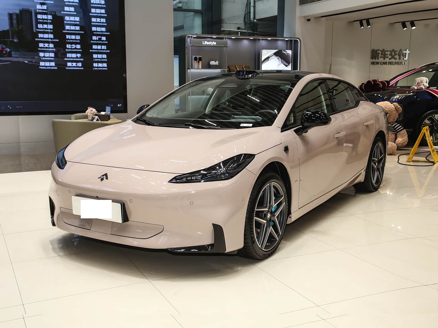 全新纯电中大型轿跑上市！售价亲民配激光雷达，纯电续航710公