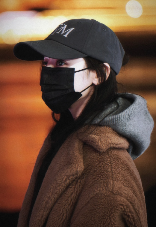 不去追寻自由而生的风，那便跟随永无止尽的光