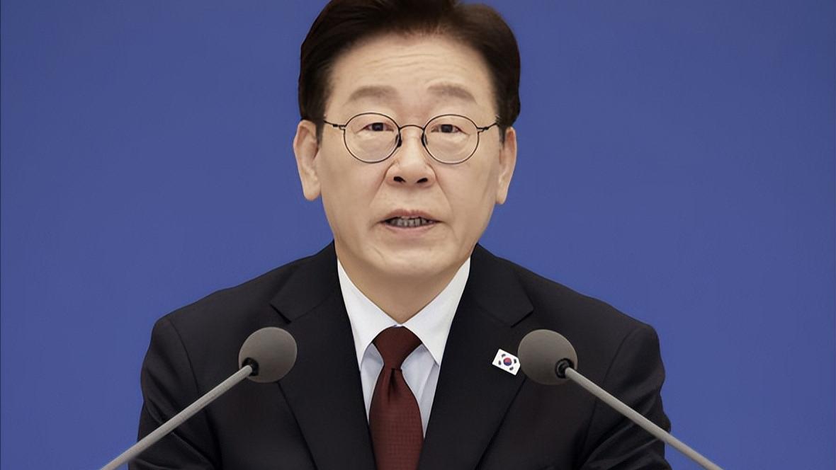 韩国总统李在明表示：“韩国电力赤字高达200万亿韩元，希望韩国民众节约用电！”