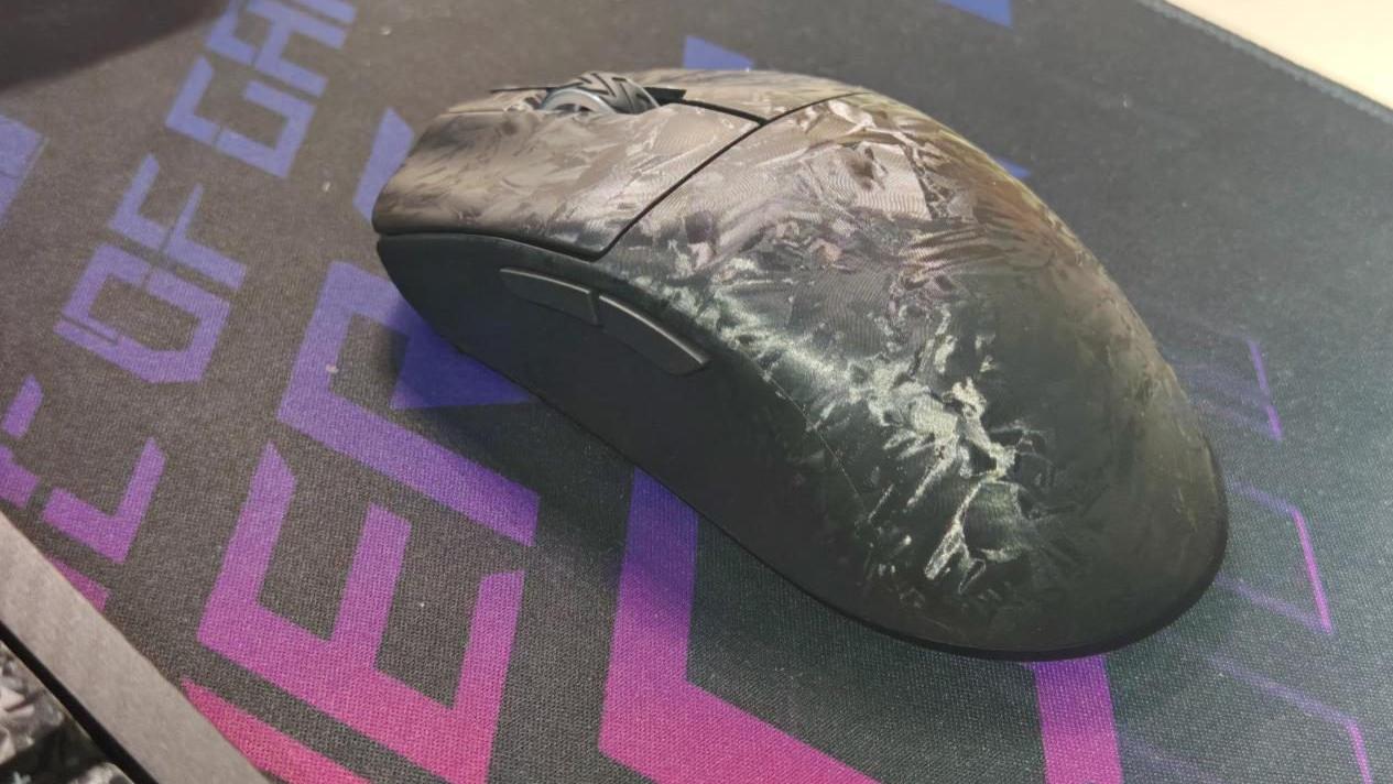 兼顾办公与游戏的全能小手鼠，SKN朱雀惊碳游戏鼠标上手