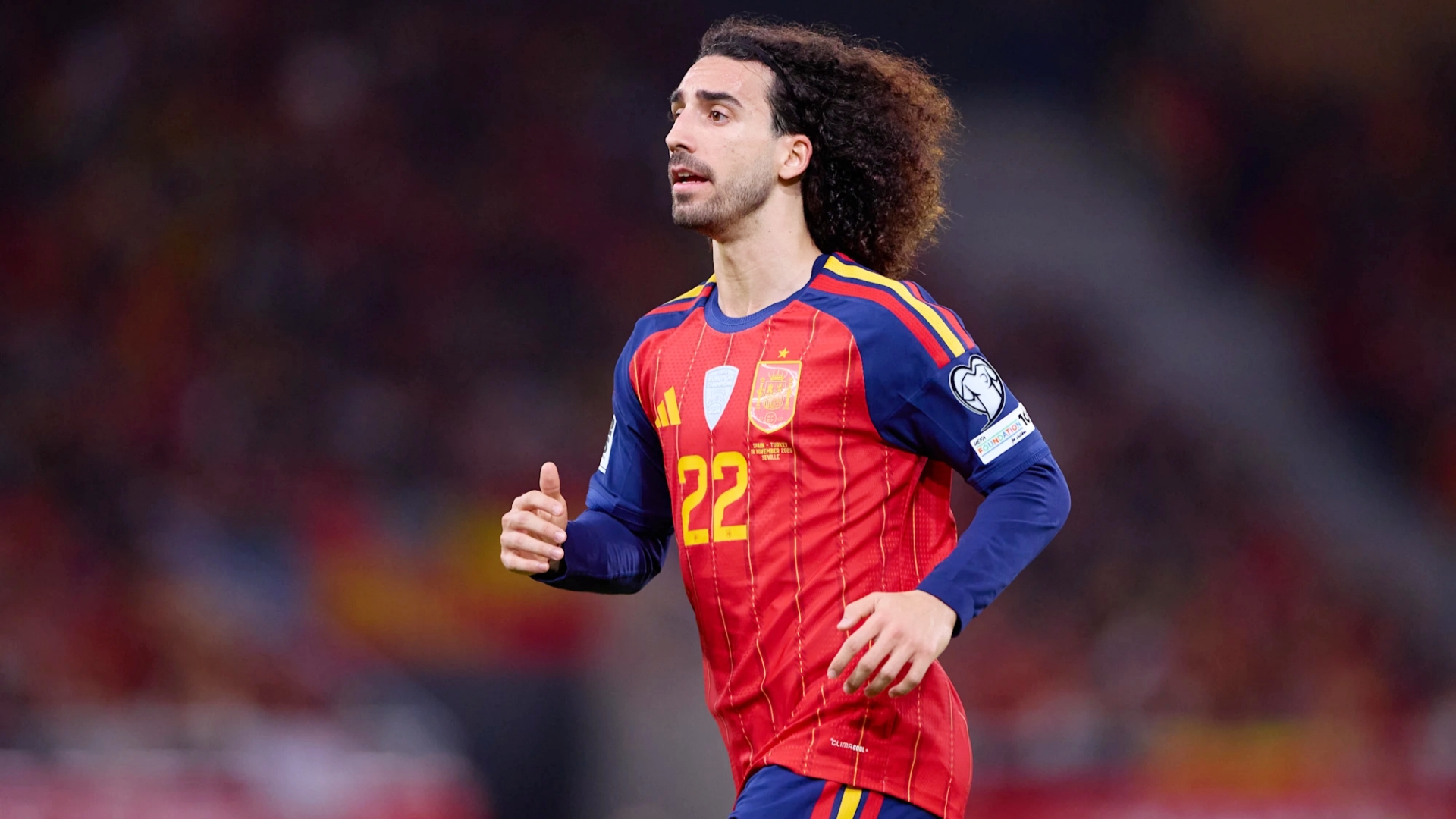 库库雷利亚在新闻发布会期间，被问及是否有可能回归巴萨。
他表示：若巴萨打电话来确