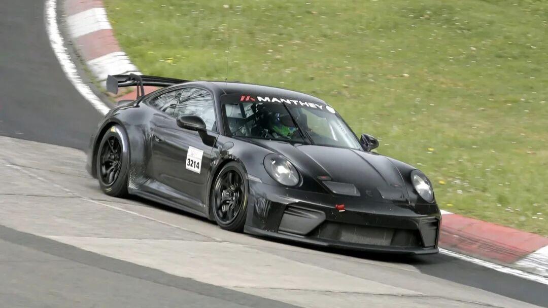 保时捷正在准备一款全新的911 GT4，对，你没看错