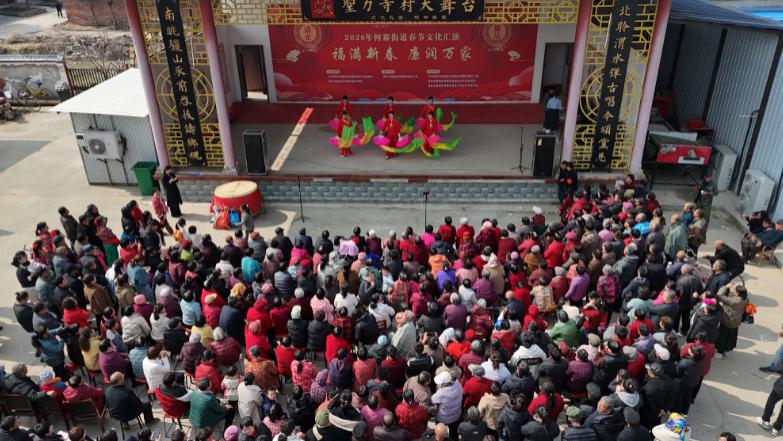 金鼓催春闹元宵 廉风润心谱新篇