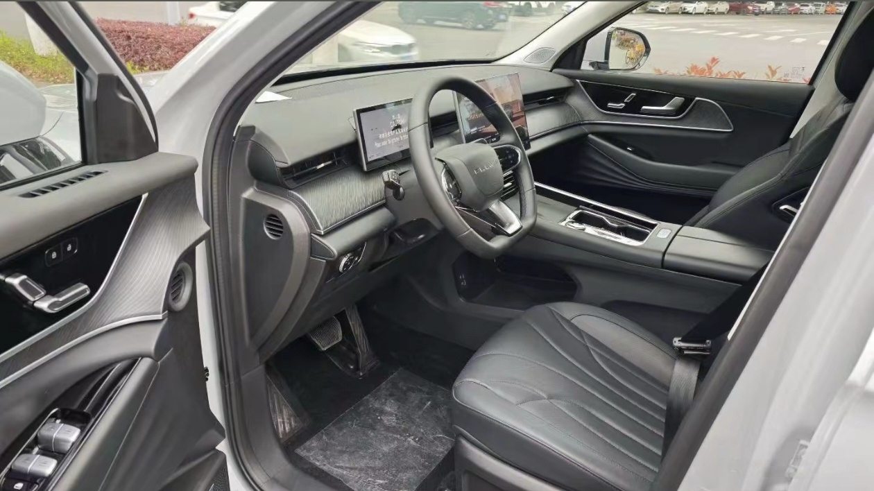 什么情况？
车主：太贵，没有性价比！

不是吧！
12万起的价格，纯电续航230