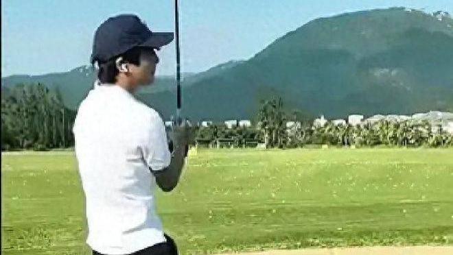 田亮儿子晒打高尔夫照片