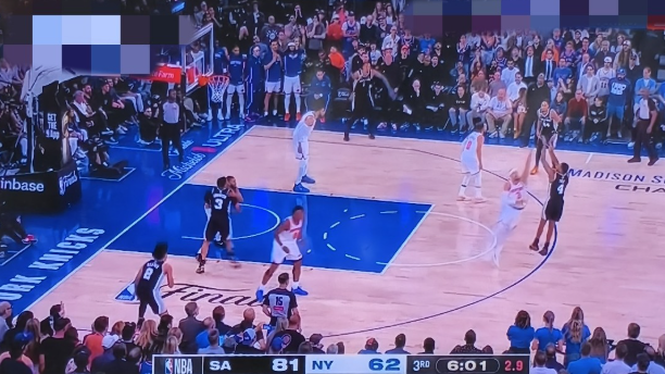 马刺队实在太让人意外了！在NBA总决赛尼克斯vs马刺的第四场比赛中。马刺队在第三