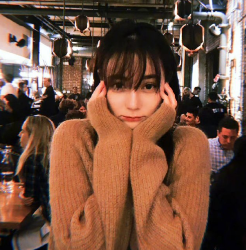 在时光幽径与你相逢，似遇璀璨辰星