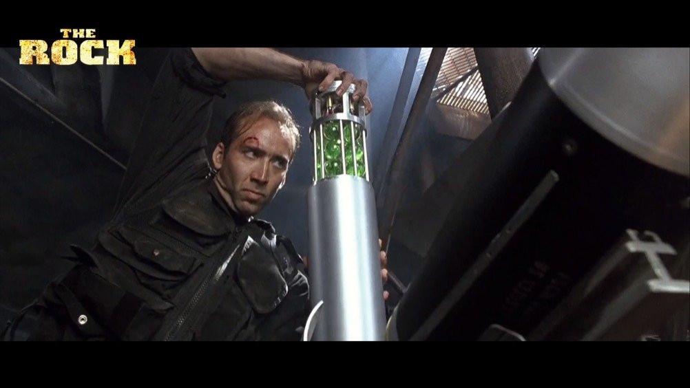 《勇闯夺命岛》将军变劫匪，只为手足情。