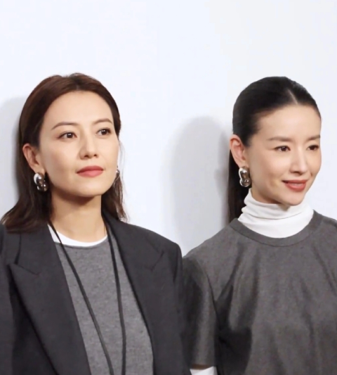 看高圆圆和董洁同框有点感慨
她俩可是当年妥妥的玉女掌门人，当时男生梦中情人的前三