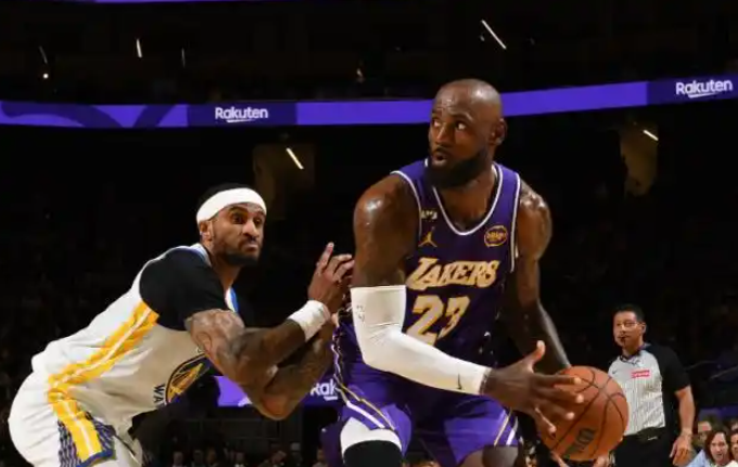 无限制运球的情况下，詹姆斯如果铁了心单挑，是不是科比也不是对手？
虽然人说詹姆斯