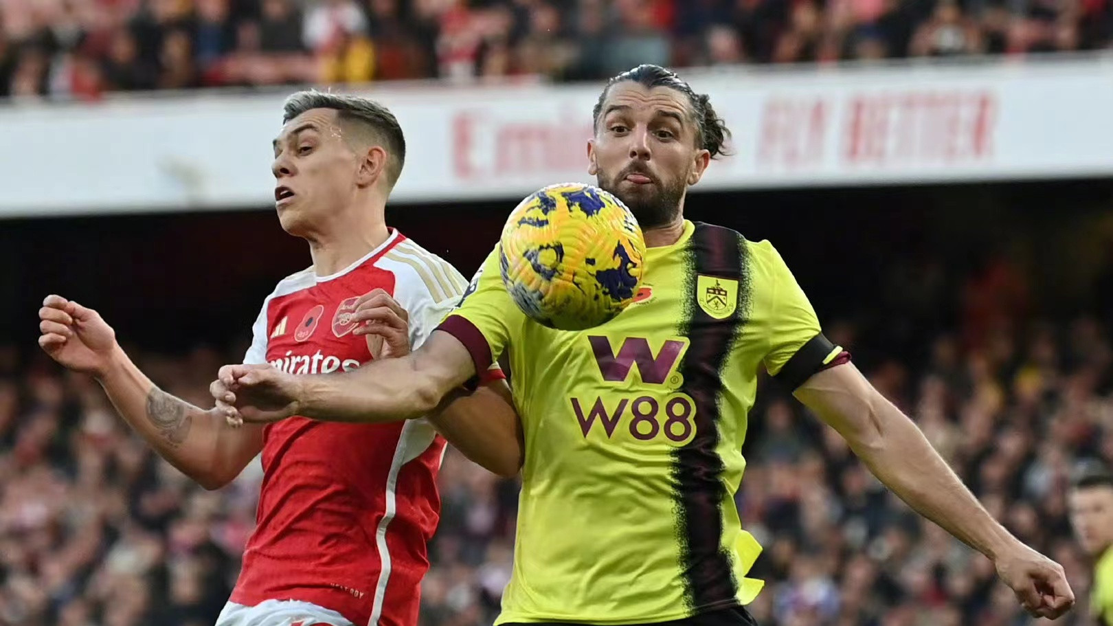 津琴科二踢脚弹射锁定胜局！7)