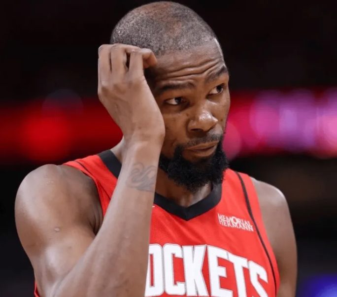 NBA评论员Bill Simmons更新社媒，谈到了凯文-杜兰特没有随队出现在G