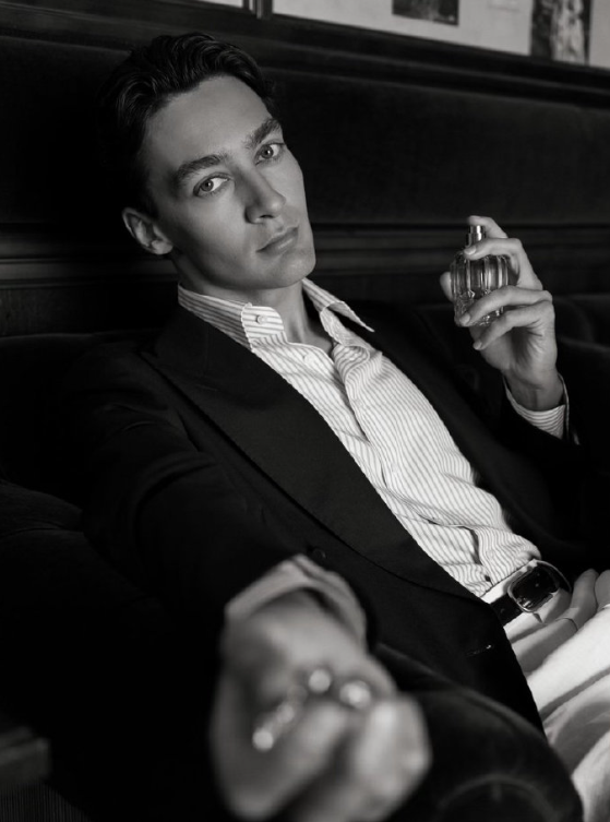 梅赛德斯F1车手乔治·拉塞尔 George Russell 在ins分享，向相恋