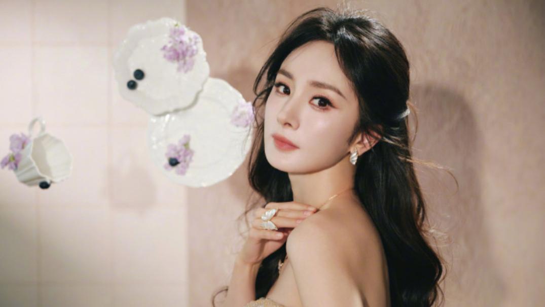 杨幂把海洋穿身上！